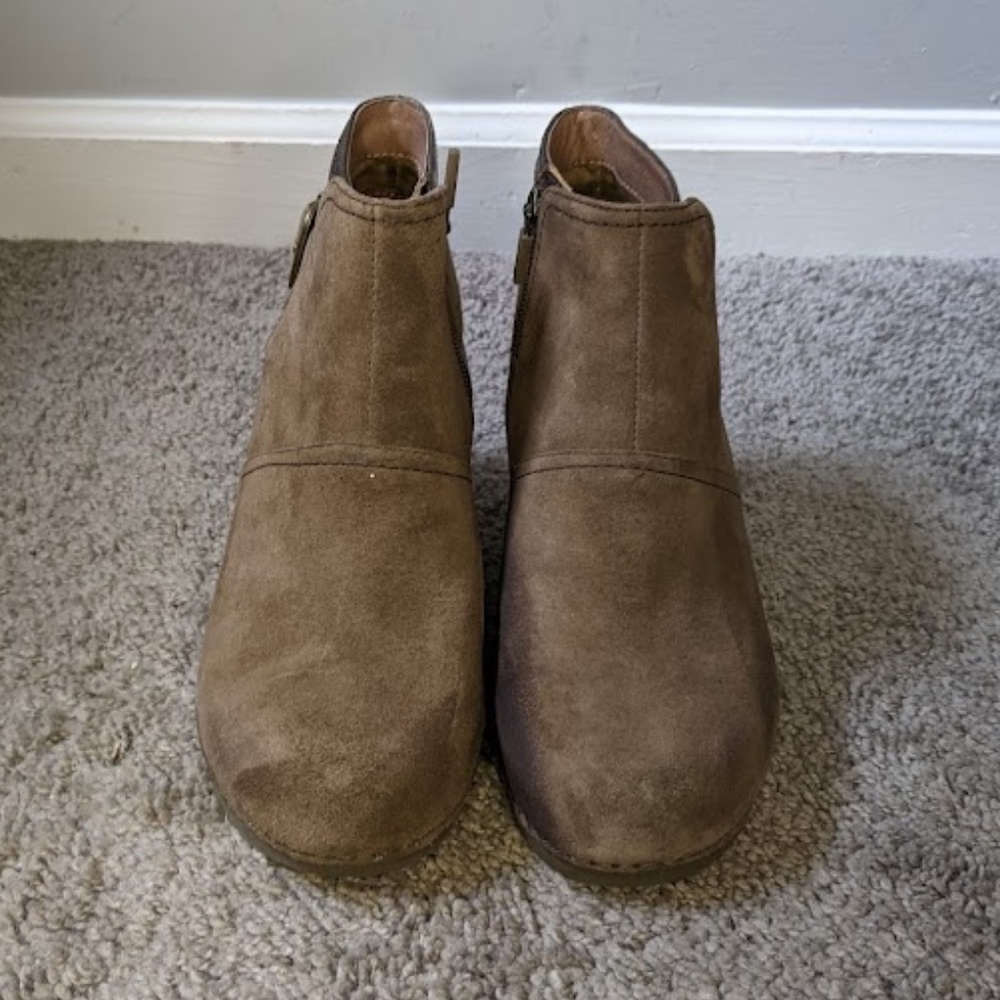 Dansko Women's SHIRLEY Taupe Suede Wedge Ankle